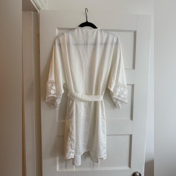 Flora Nikrooz Charmeuse Robe - Picture 4 of 7